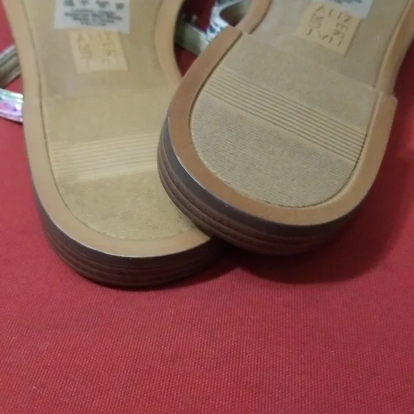 NATURALIZER FALLYN SANDALS - Picture 6 of 10